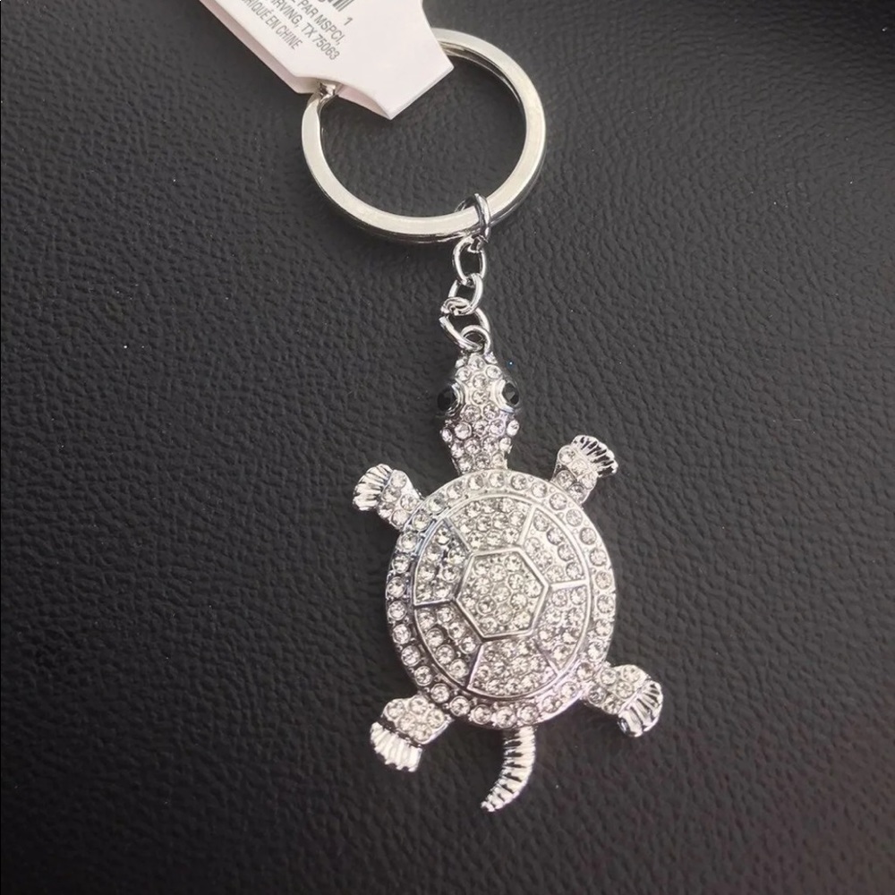 Silver turtle keychain